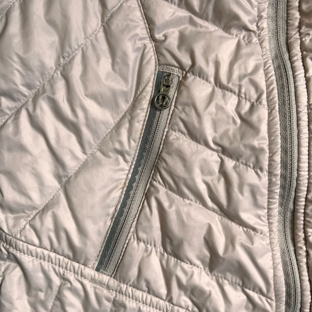 ⭐️ Lululemon Ride On Vest ⭐️ - Picture 8 of 14